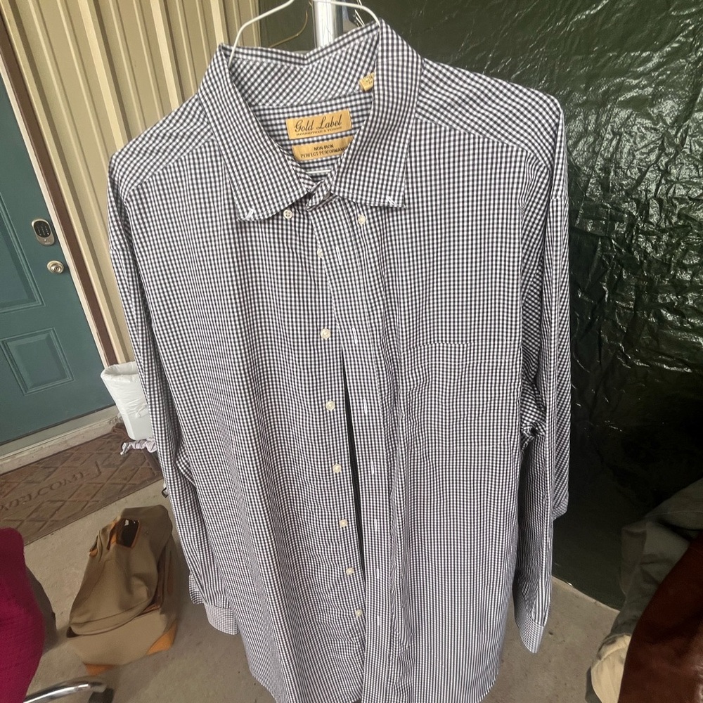 Roundtree & Yorke Black and White Casual Button Down Shirt